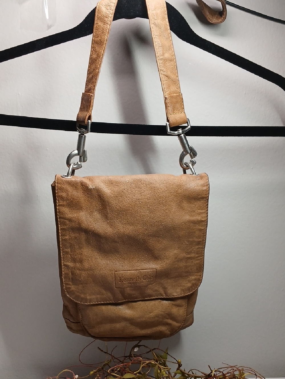 Kenneth Cole Crossbody Bag Genuine Leather Satisfactory Condition Made In India